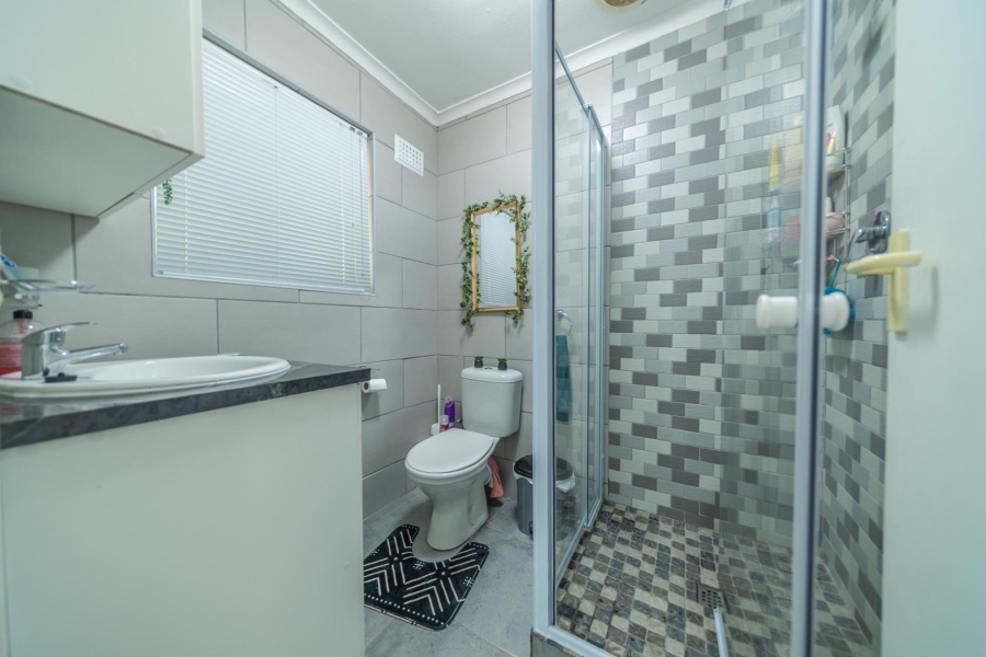 To Let 2 Bedroom Property for Rent in La Colline Western Cape